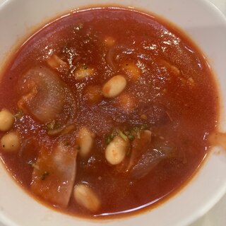 ブロッコリーと豆のトマトスープ